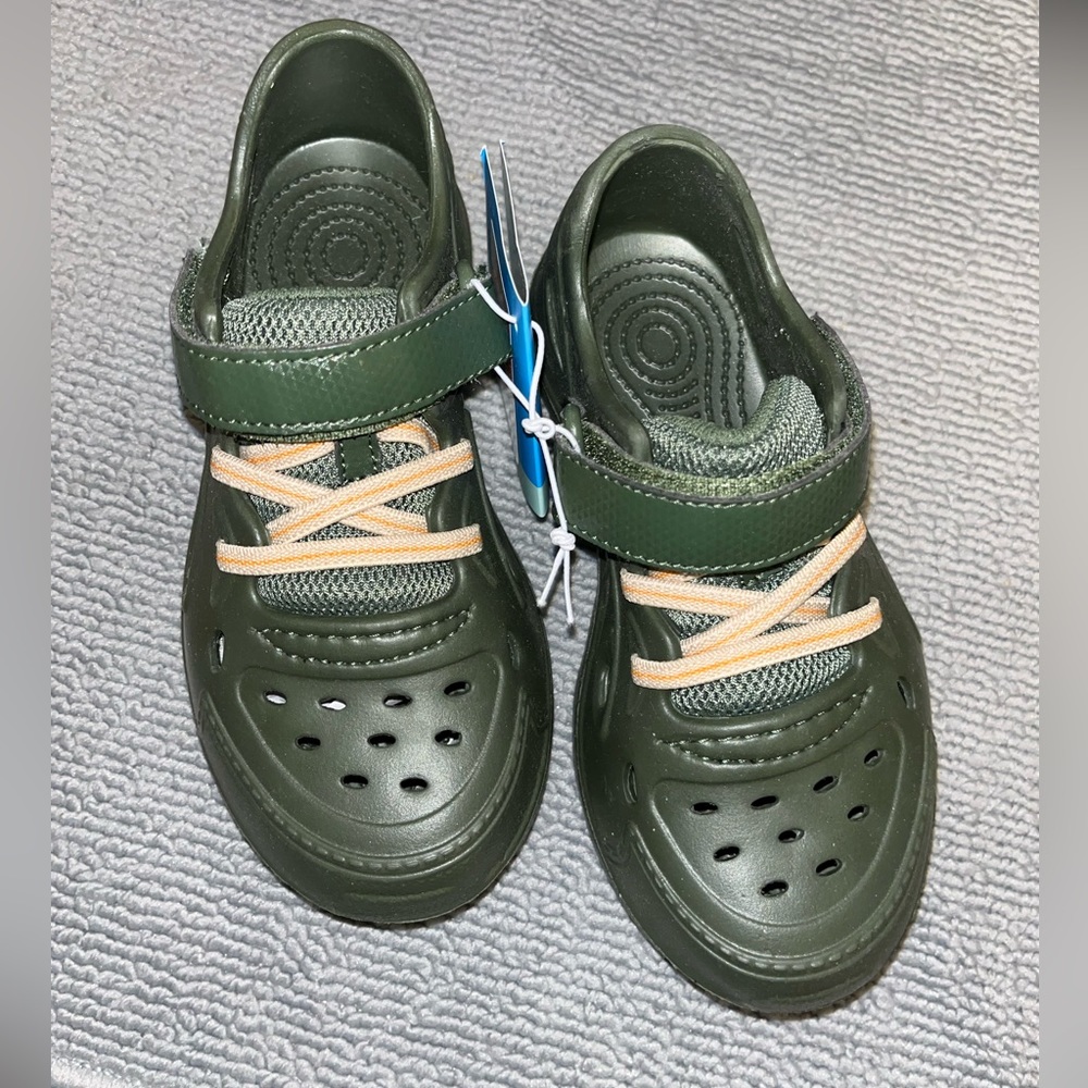 NWT Stride Rite 360 water shoes, olive green, size toddler 11 M - machine wash!
